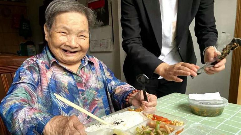 智慧养老托起幸福晚年 兰州市推进“互联网+”居家养老建设